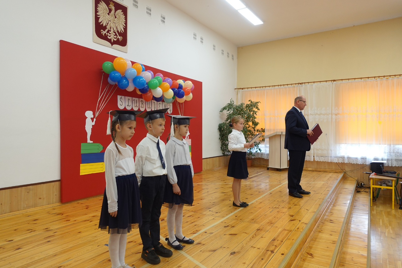 Wielki dzień pierwszaków z Giewartowa. Zobacz zdjęcia
