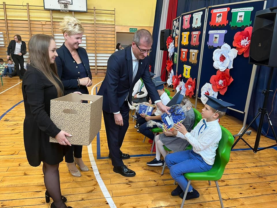 Ślubowały lądkowskie pierwszaczki