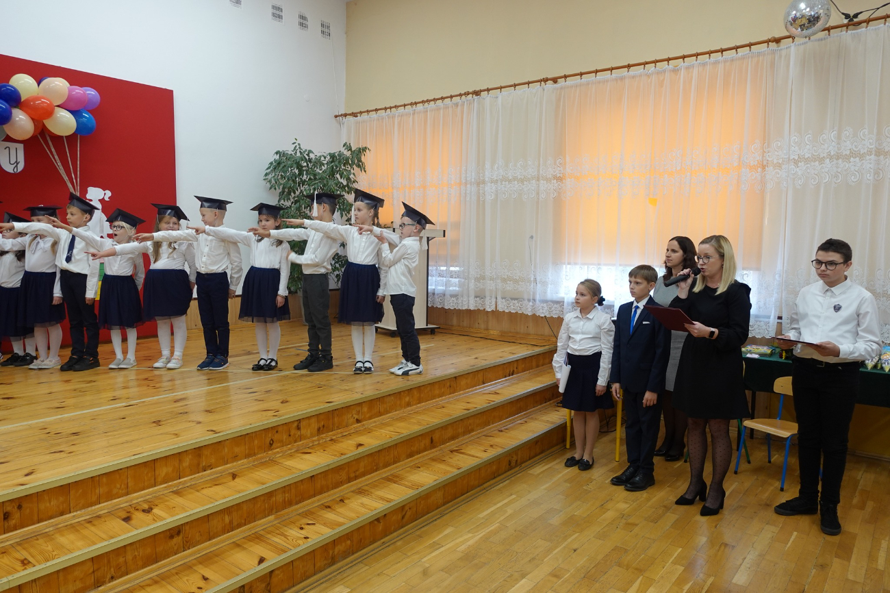 Wielki dzień pierwszaków z Giewartowa. Zobacz zdjęcia