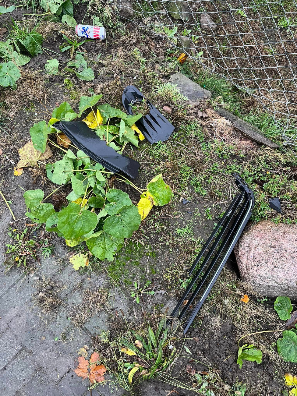 Uderzył w płot i odjechał. Szukają kierowcy Golfa