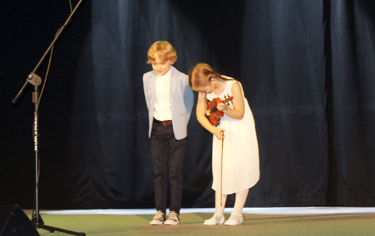 Uniwersytet rozpoczął szesnasty rok