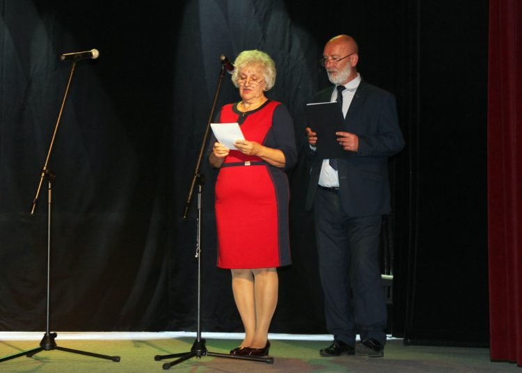 Uniwersytet rozpoczął szesnasty rok