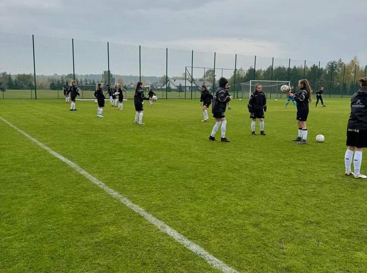 Zaległości na remis, piątka SKP