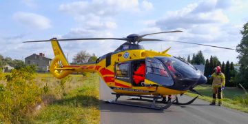 Zderzenie motocykla i osobówki. Wezwano helikopter