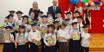 Wielki dzień pierwszaków z Giewartowa. Zobacz zdjęcia