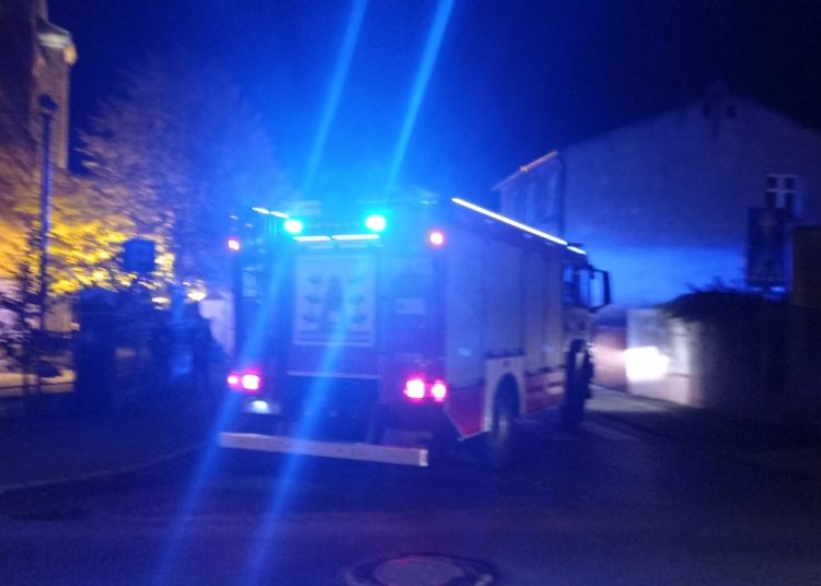 Wozy strażackie koło kościoła. Co się stało?