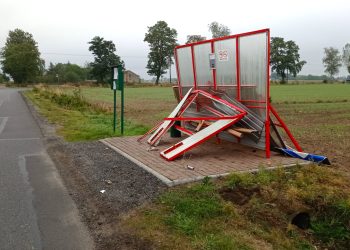 Tak wygląda przystanek. Co się stało?