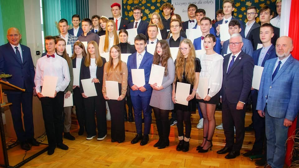 Odebrali stypendia przyznane przez premiera