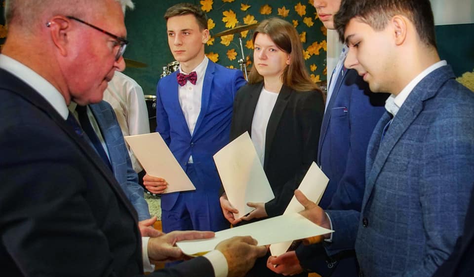 Odebrali stypendia przyznane przez premiera