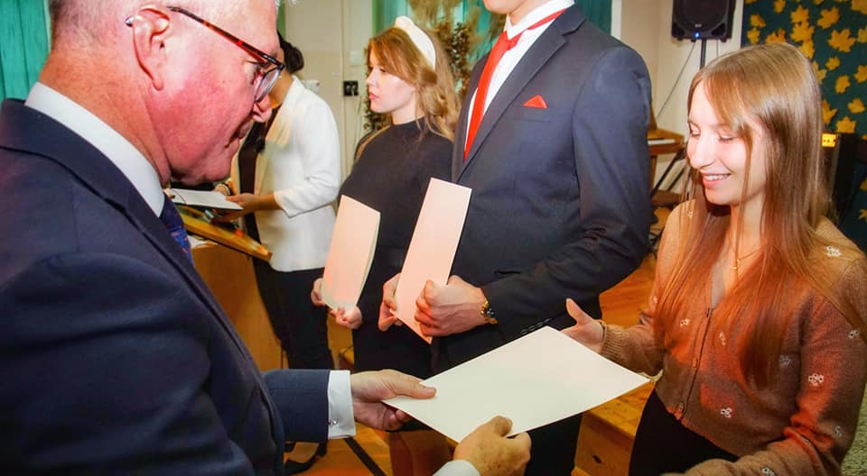 Odebrali stypendia przyznane przez premiera