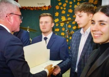 Odebrali stypendia przyznane przez premiera