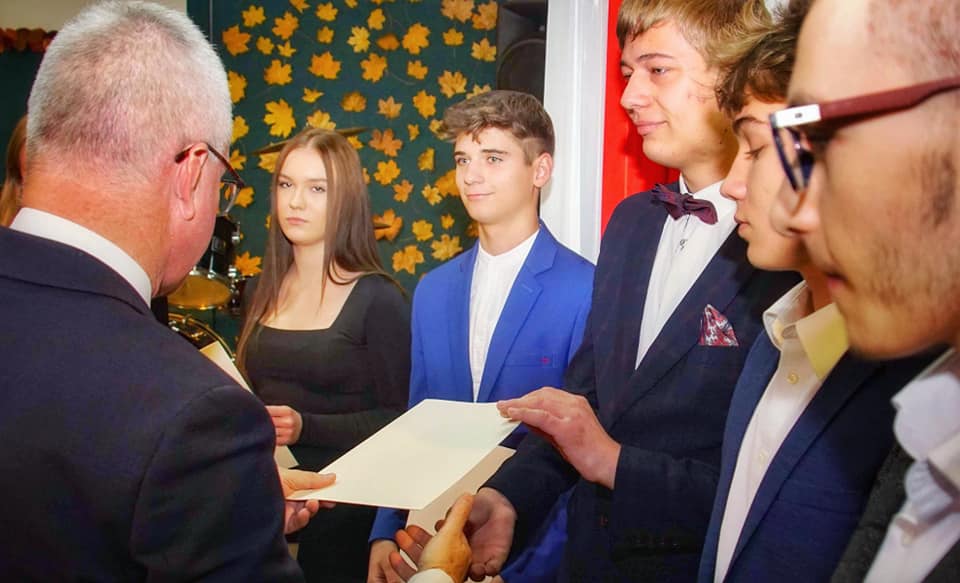 Odebrali stypendia przyznane przez premiera