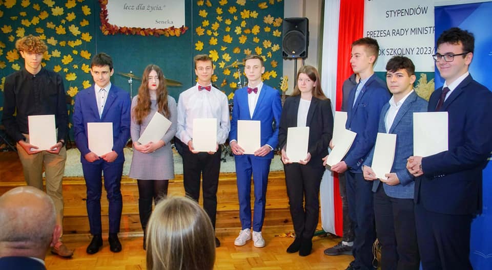 Odebrali stypendia przyznane przez premiera