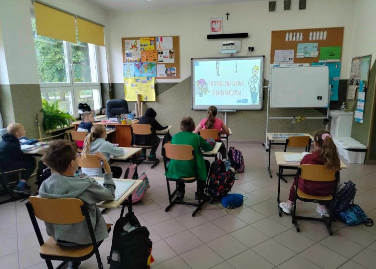 Kowalewo – INTERNETOWA SZKOŁA SŁONIA SPACJUSZA