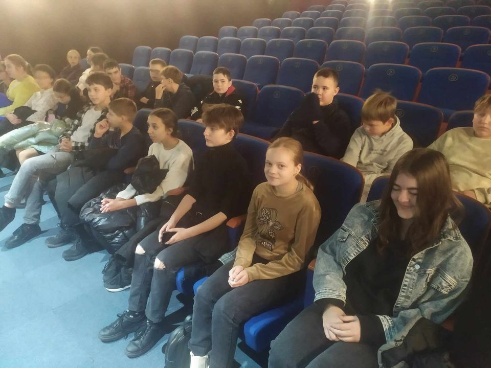 Kotunia – SPEKTAKL „ HOBBIT, CZYLI PODRÓŻ W NIEZNANE”