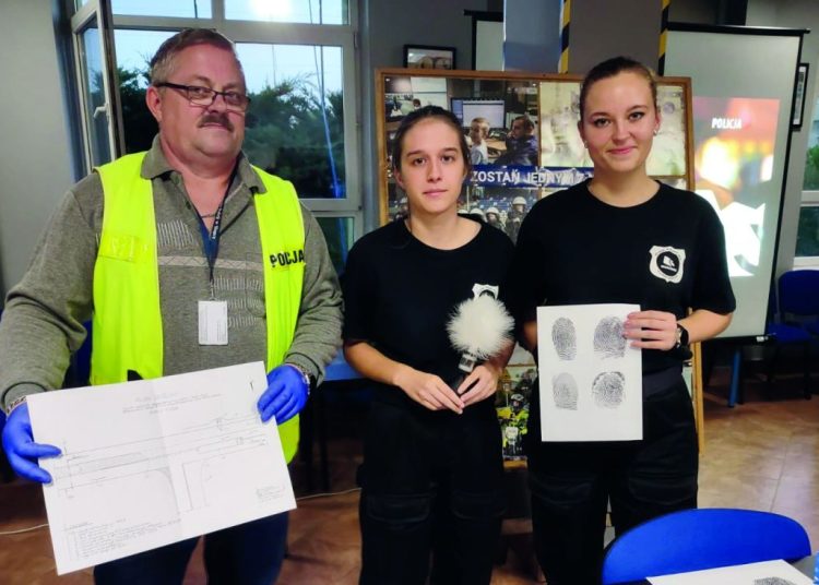 Służbę ma we krwi. Od 35 lat nosi mundur i nie myśli o emeryturze