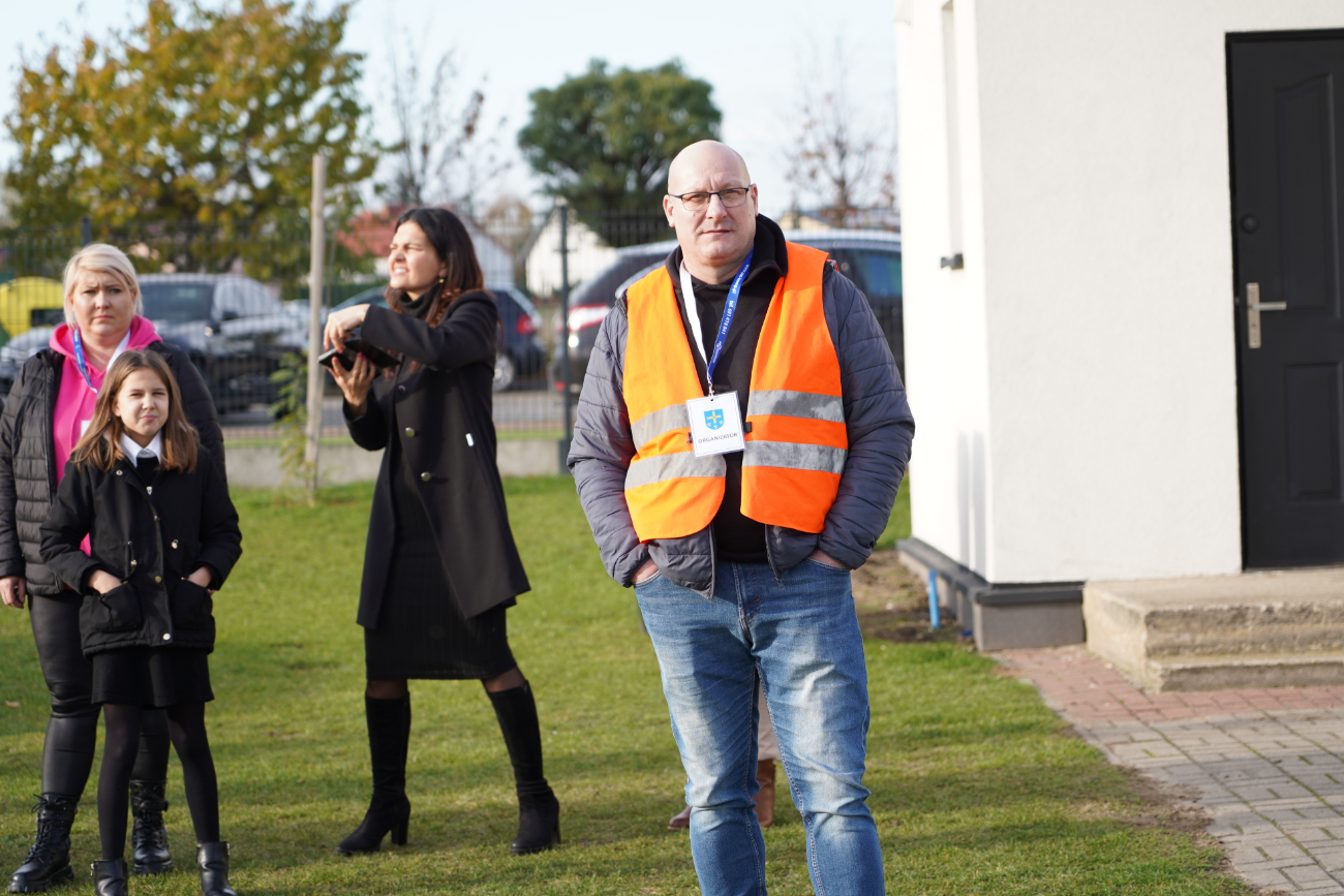 Pełne trybuny, mnóstwo policji. Takiego meczu jeszcze tu nie było ZDJĘCIA