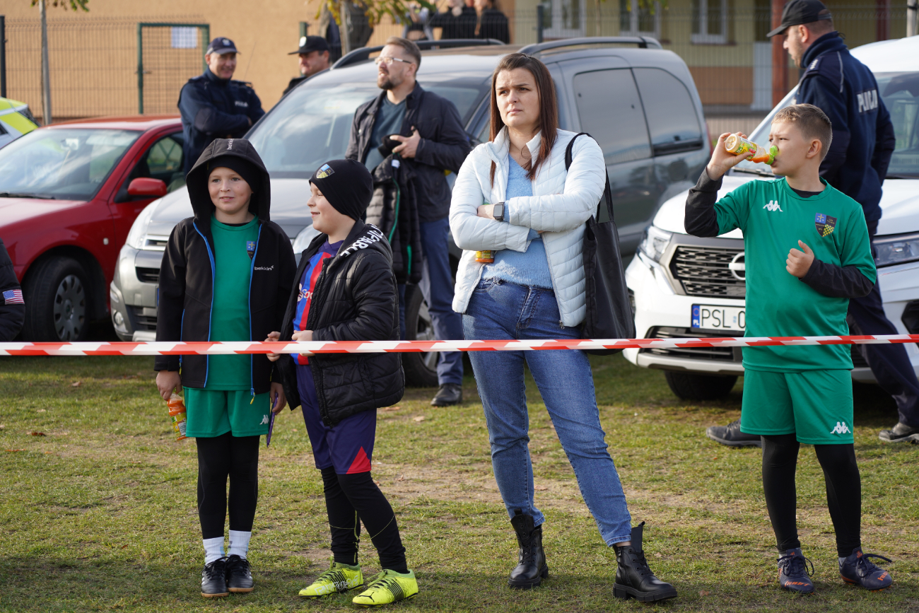 Pełne trybuny, mnóstwo policji. Takiego meczu jeszcze tu nie było ZDJĘCIA