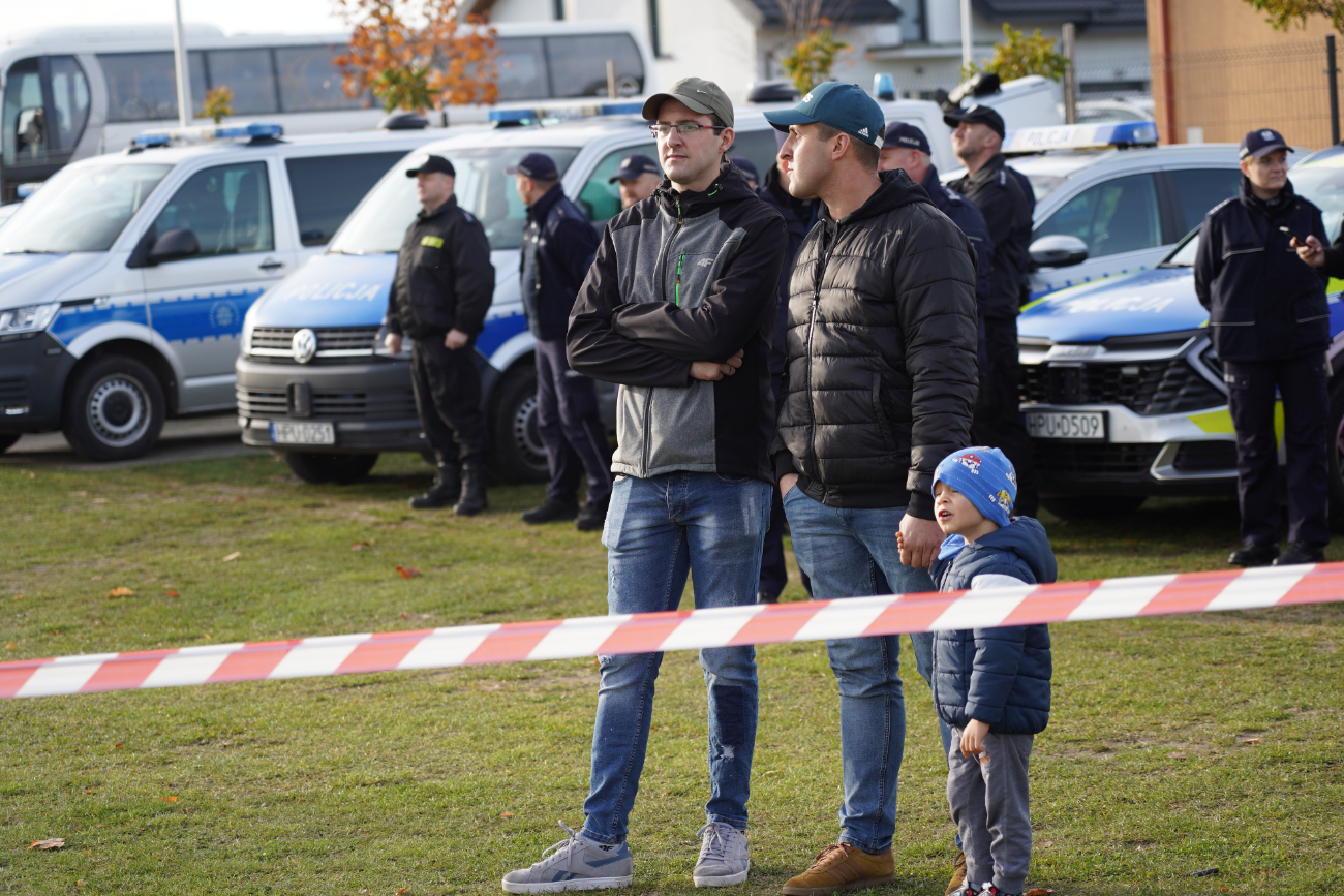Pełne trybuny, mnóstwo policji. Takiego meczu jeszcze tu nie było ZDJĘCIA