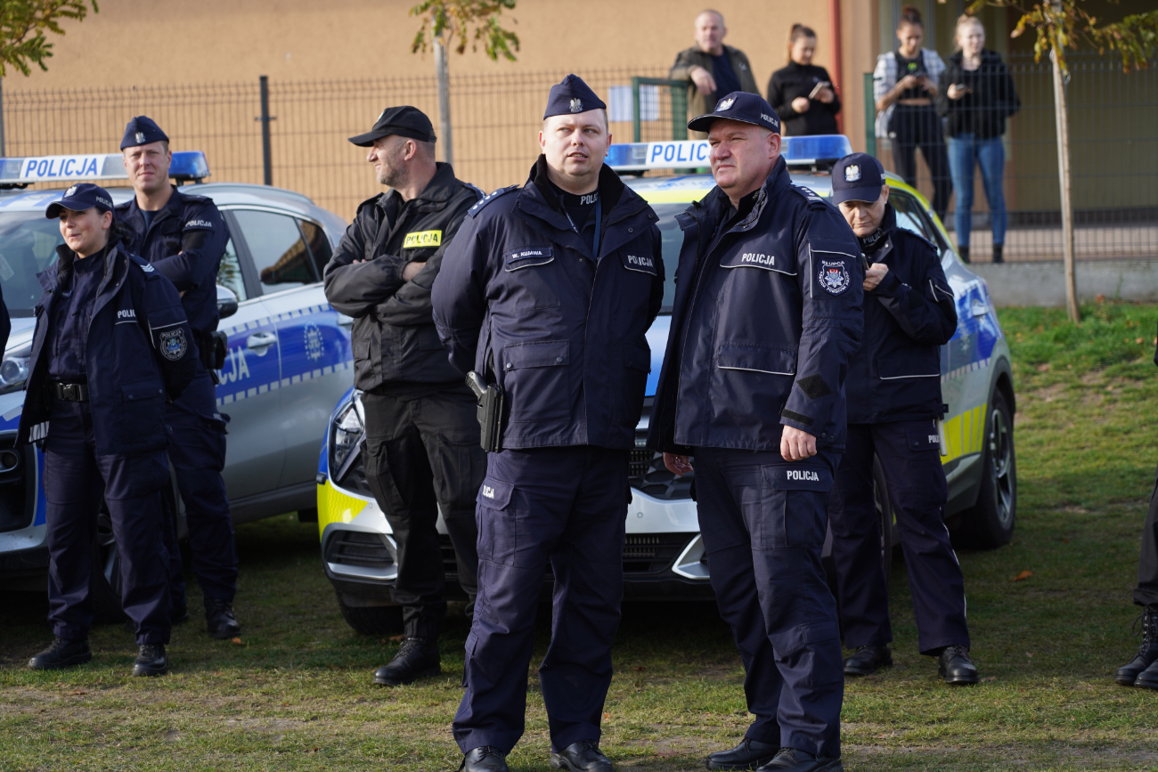 Pełne trybuny, mnóstwo policji. Takiego meczu jeszcze tu nie było ZDJĘCIA