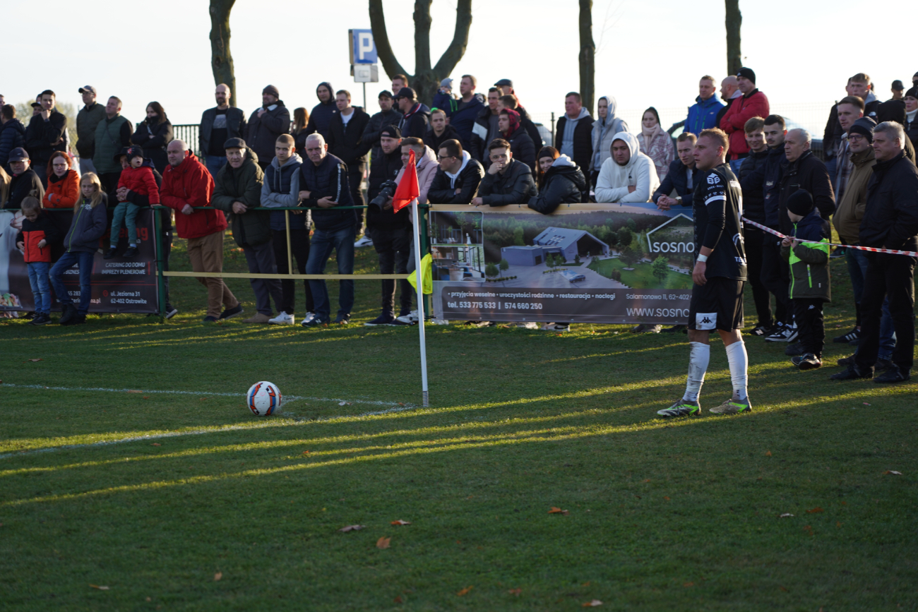 Pełne trybuny, mnóstwo policji. Takiego meczu jeszcze tu nie było ZDJĘCIA