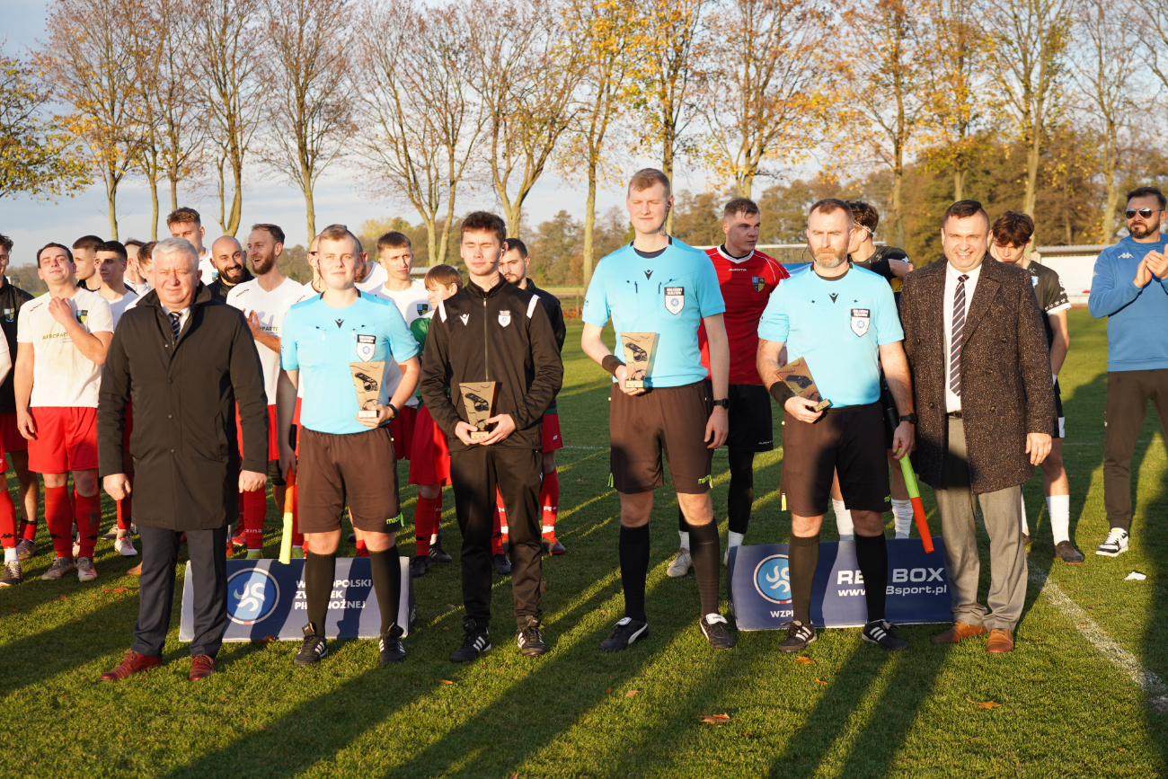 Pełne trybuny, mnóstwo policji. Takiego meczu jeszcze tu nie było ZDJĘCIA