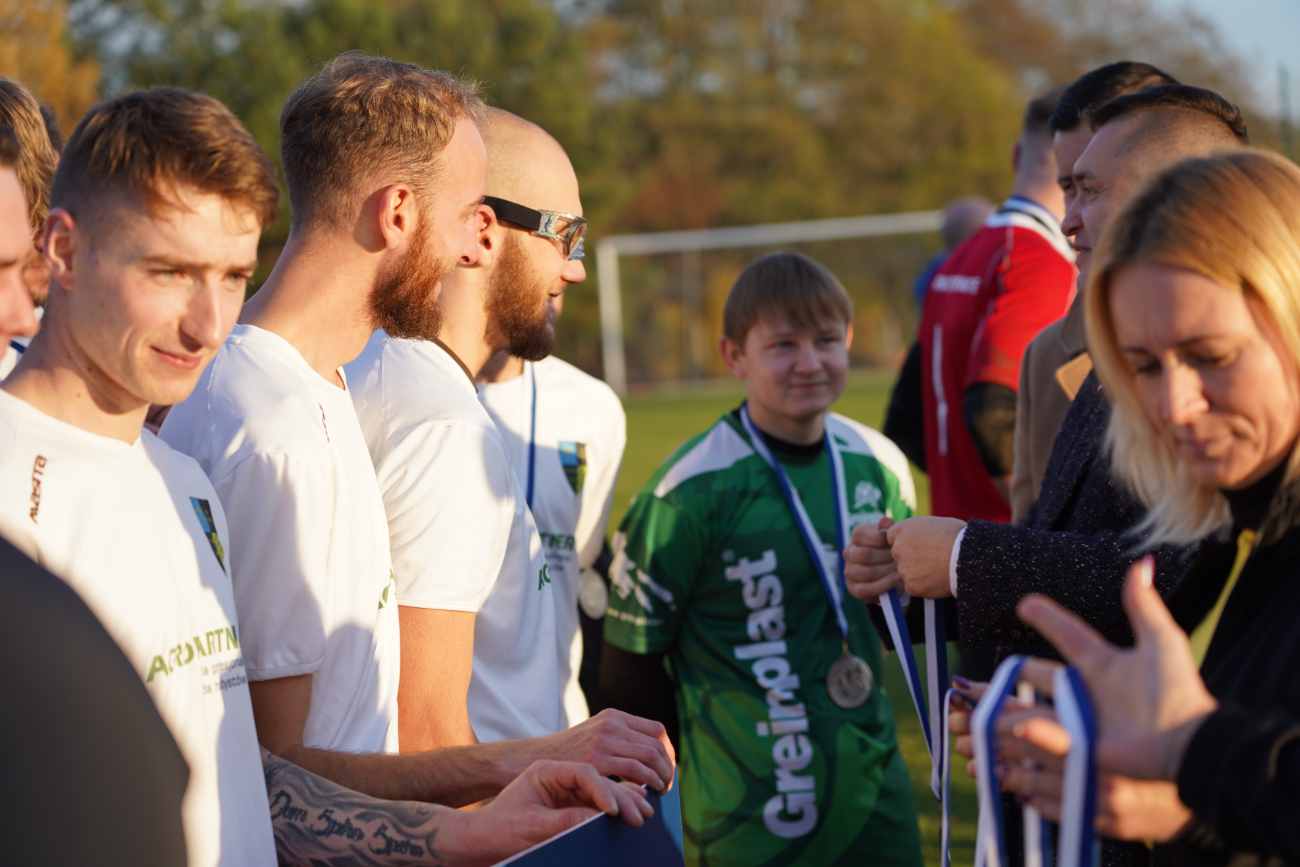Pełne trybuny, mnóstwo policji. Takiego meczu jeszcze tu nie było ZDJĘCIA