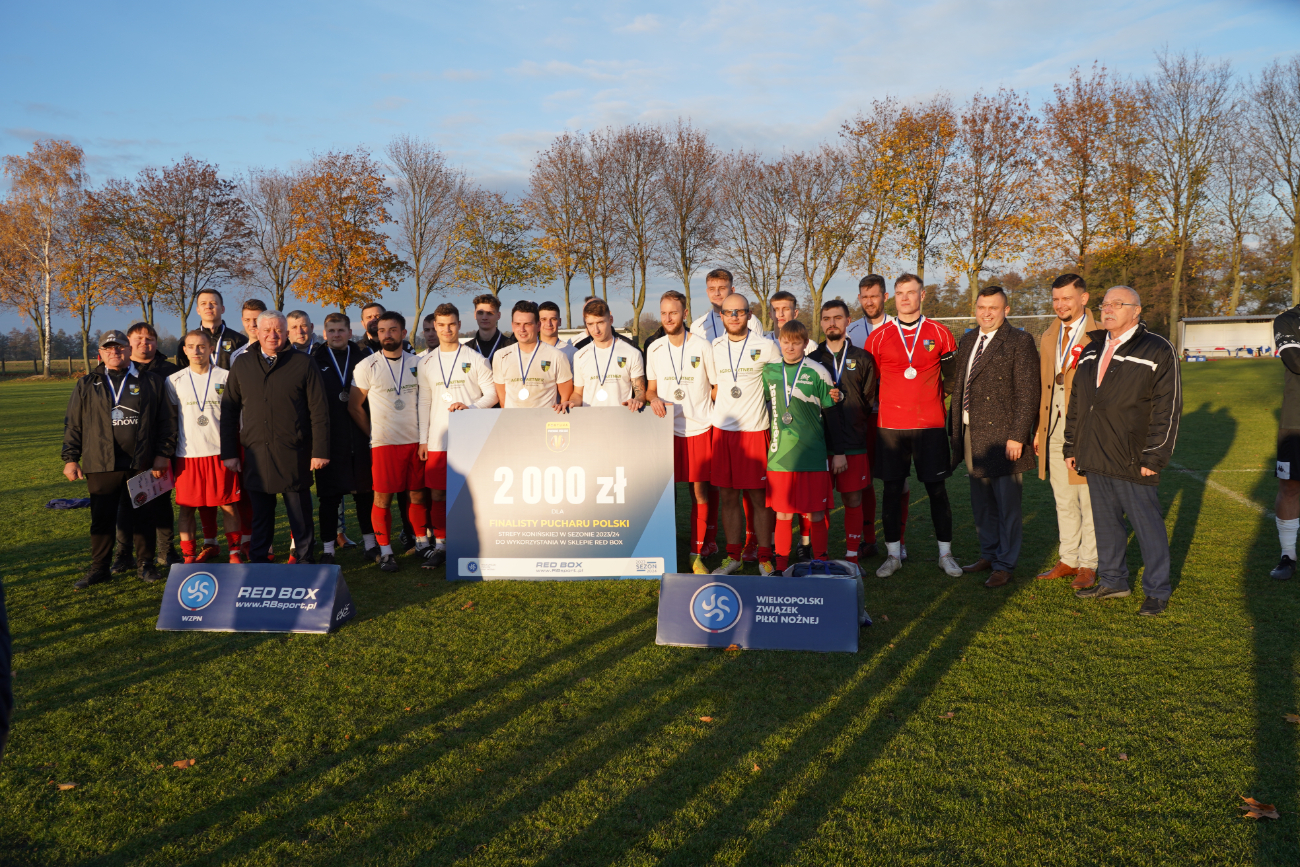 Pełne trybuny, mnóstwo policji. Takiego meczu jeszcze tu nie było ZDJĘCIA