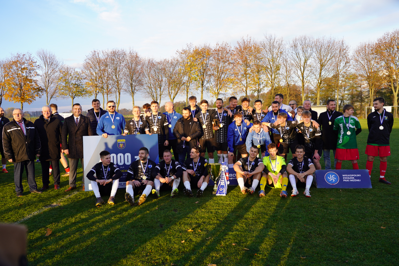 Pełne trybuny, mnóstwo policji. Takiego meczu jeszcze tu nie było ZDJĘCIA