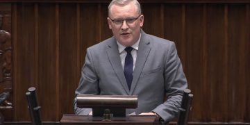 Pyrzyk apeluje w Sejmie. Te pieniądze po prostu im się należą!