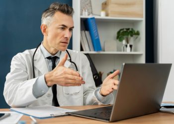 Internista on line – kim jest i czym się zajmuje?