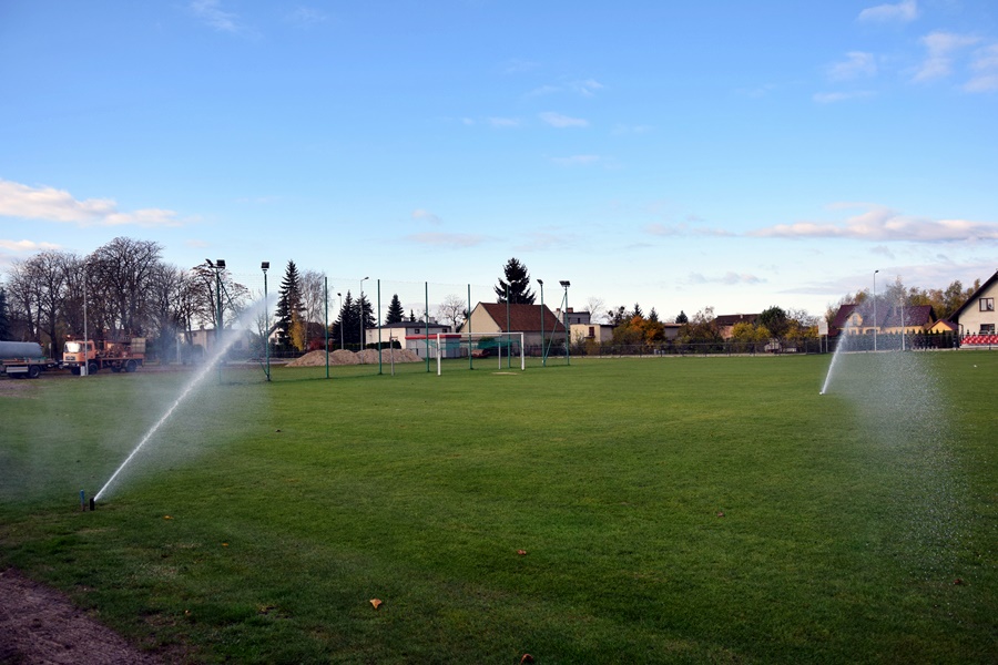 Gminne boisko z systemem nawadniania