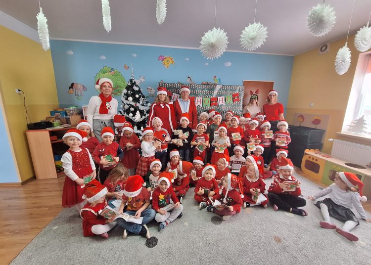 Gminny Mikołaj zawitał do przedszkoli