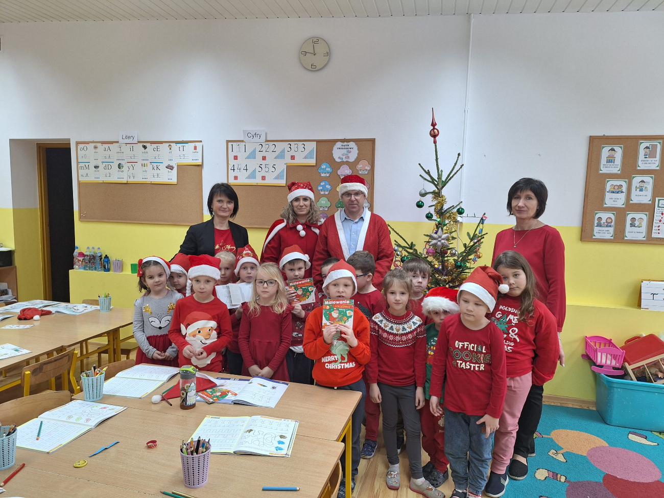 Gminny Mikołaj zawitał do przedszkoli
