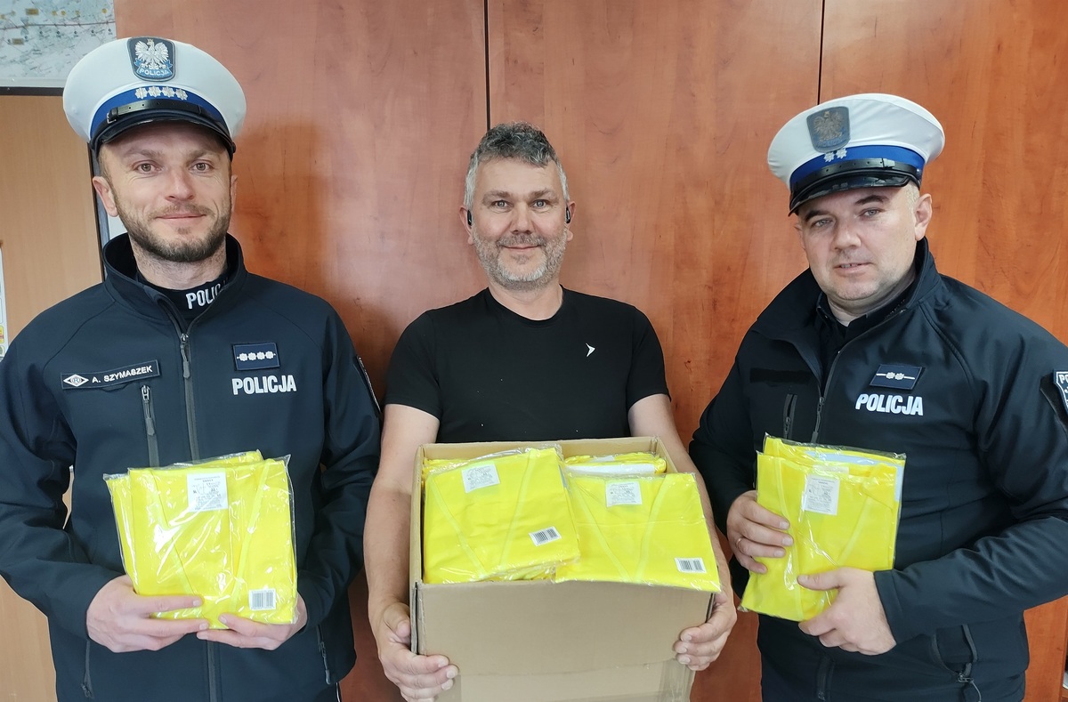 Odblaskowe Mikołajki z policjantami