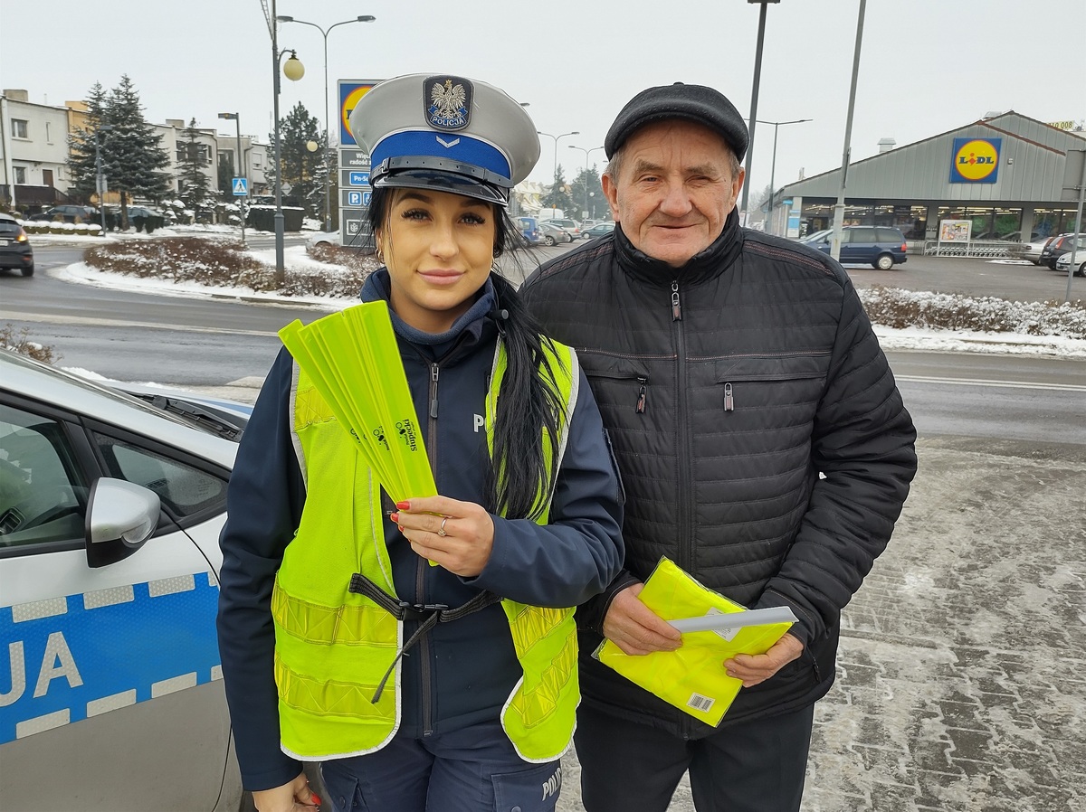 Odblaskowe Mikołajki z policjantami