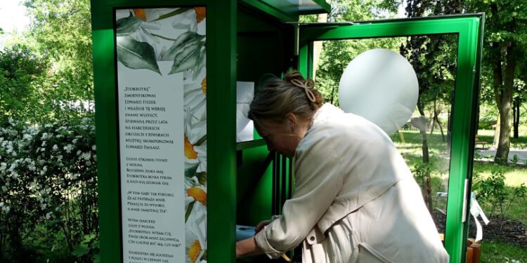 Kolejny regał miejski. Gdzie tym razem?