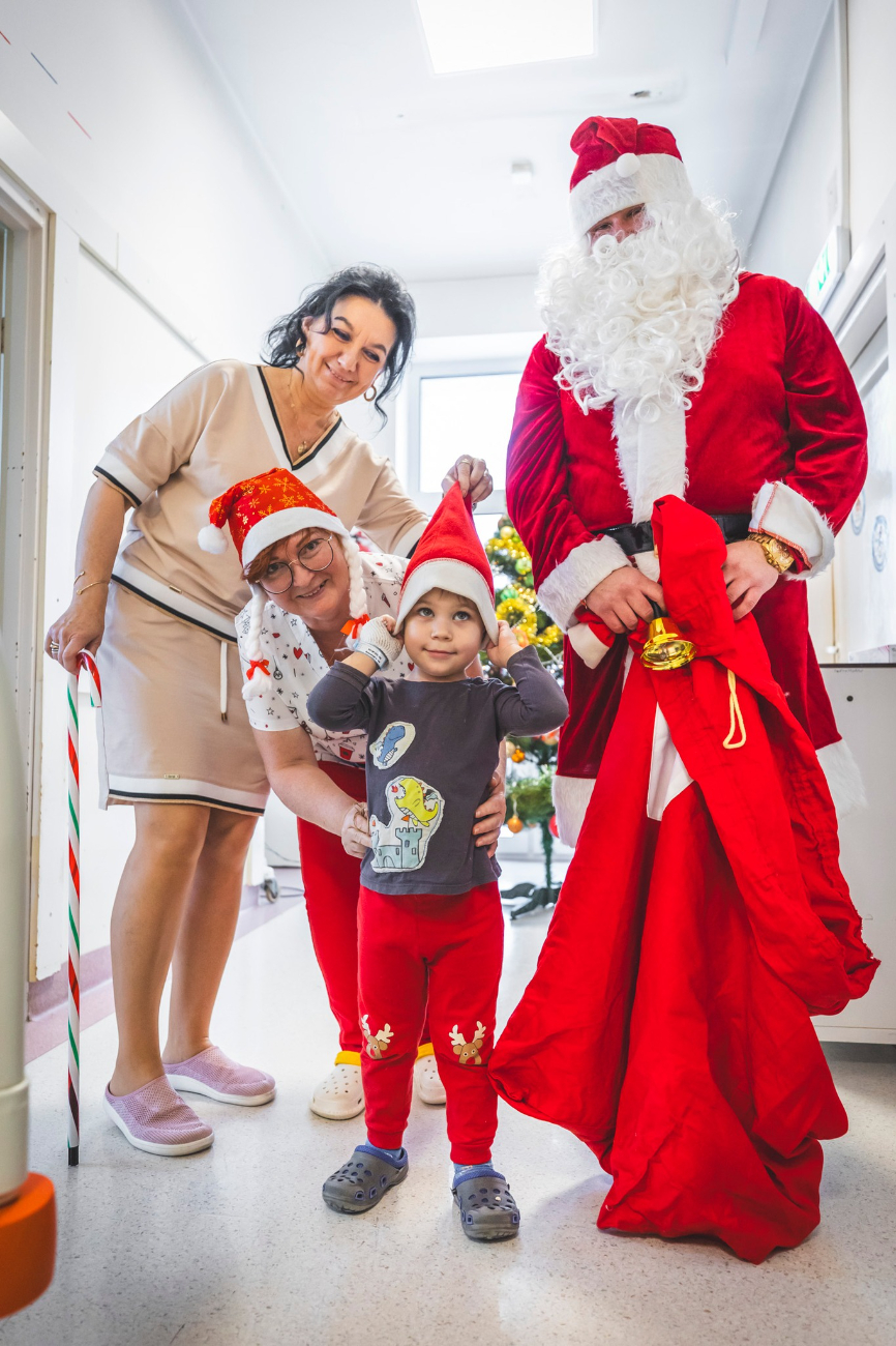 Mikołaj odwiedził słupecki szpital. Zobacz zdjęcia