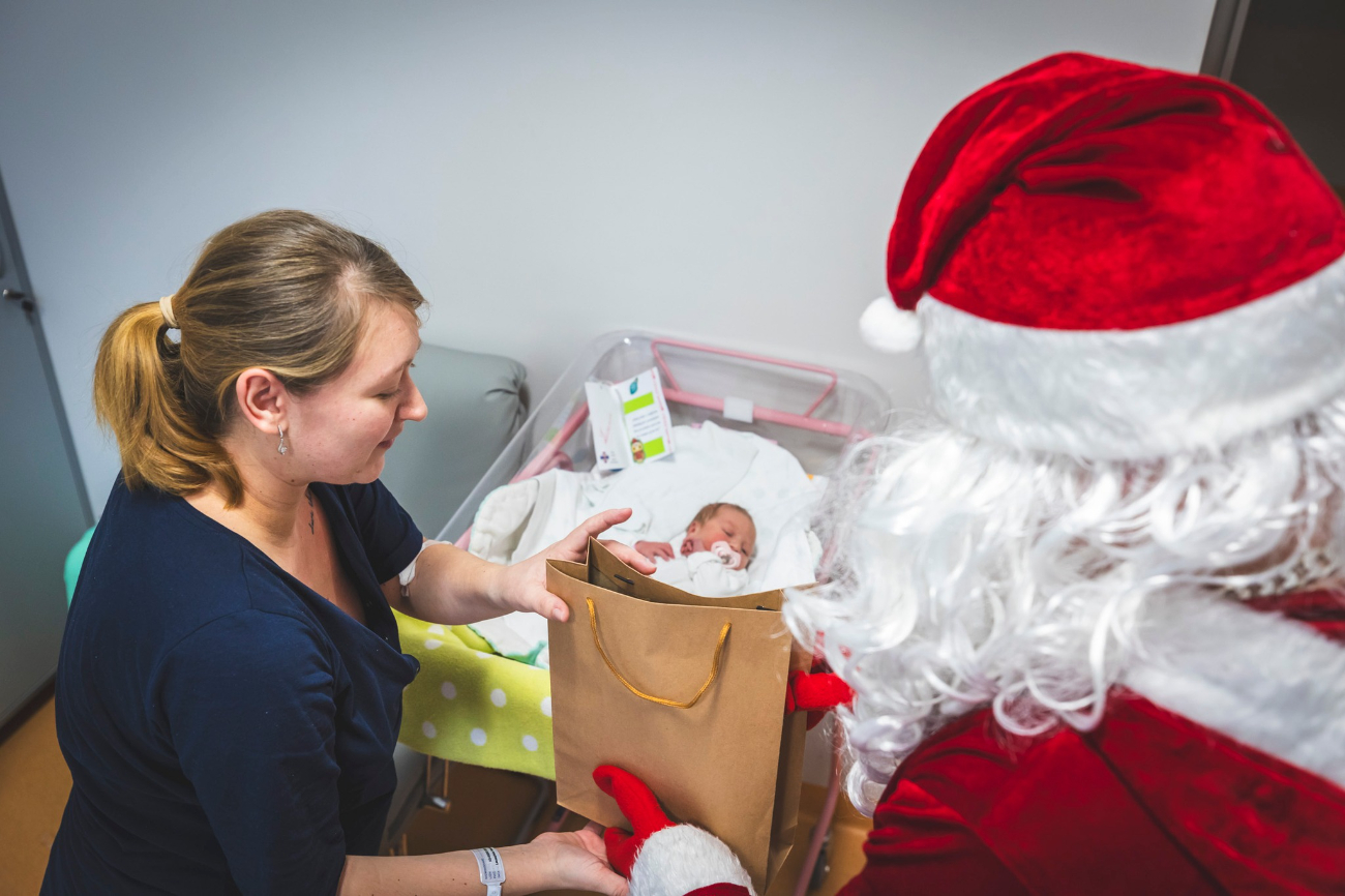 Mikołaj odwiedził słupecki szpital. Zobacz zdjęcia