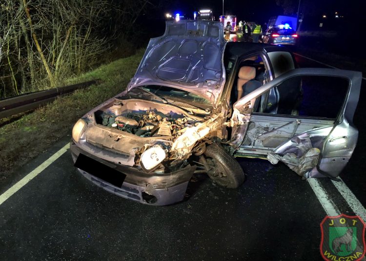 Zderzyły się cztery auta. Dwie osoby uciekły z miejsca wypadku