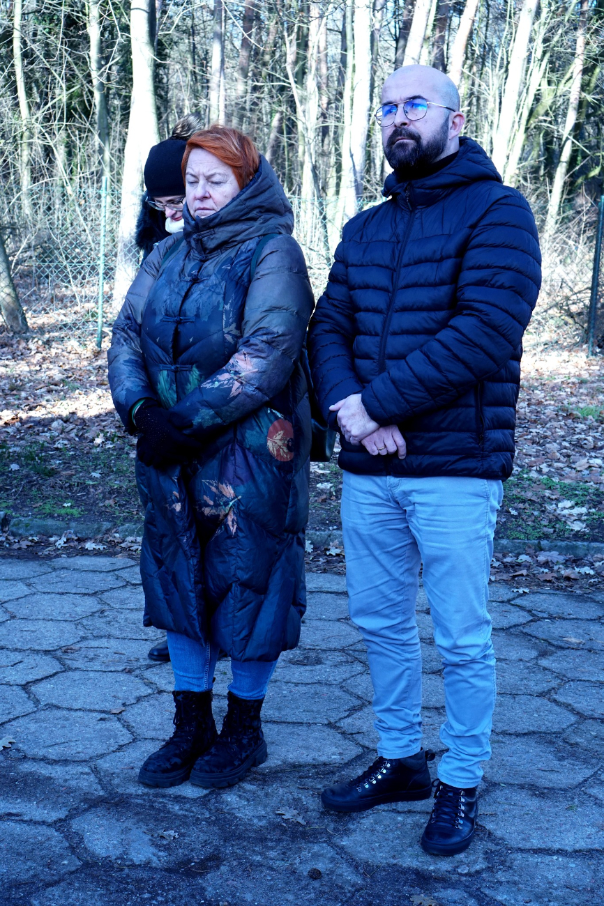 Spotkali się na cmentarzu, by uczcić bohaterów