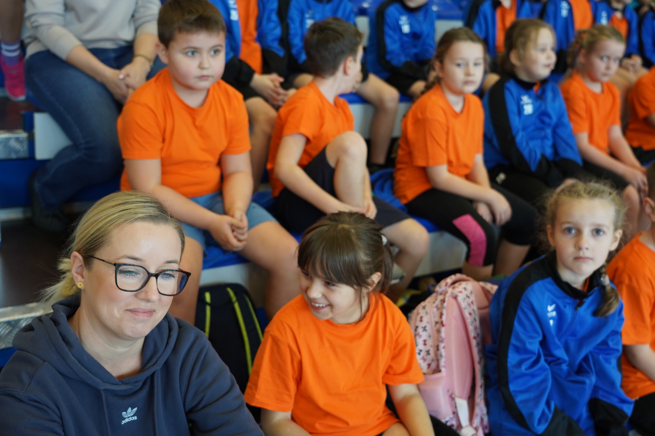 Zabawa i sport. Pierwsze zawody najmłodszych uczniów ZDJĘCIA