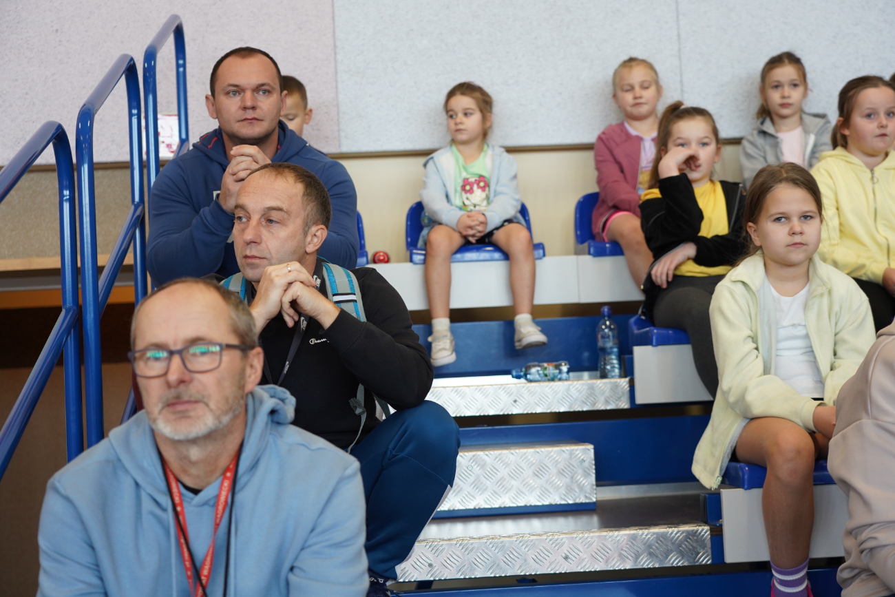 Zabawa i sport. Pierwsze zawody najmłodszych uczniów ZDJĘCIA