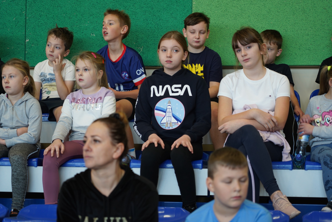 Zabawa i sport. Pierwsze zawody najmłodszych uczniów ZDJĘCIA