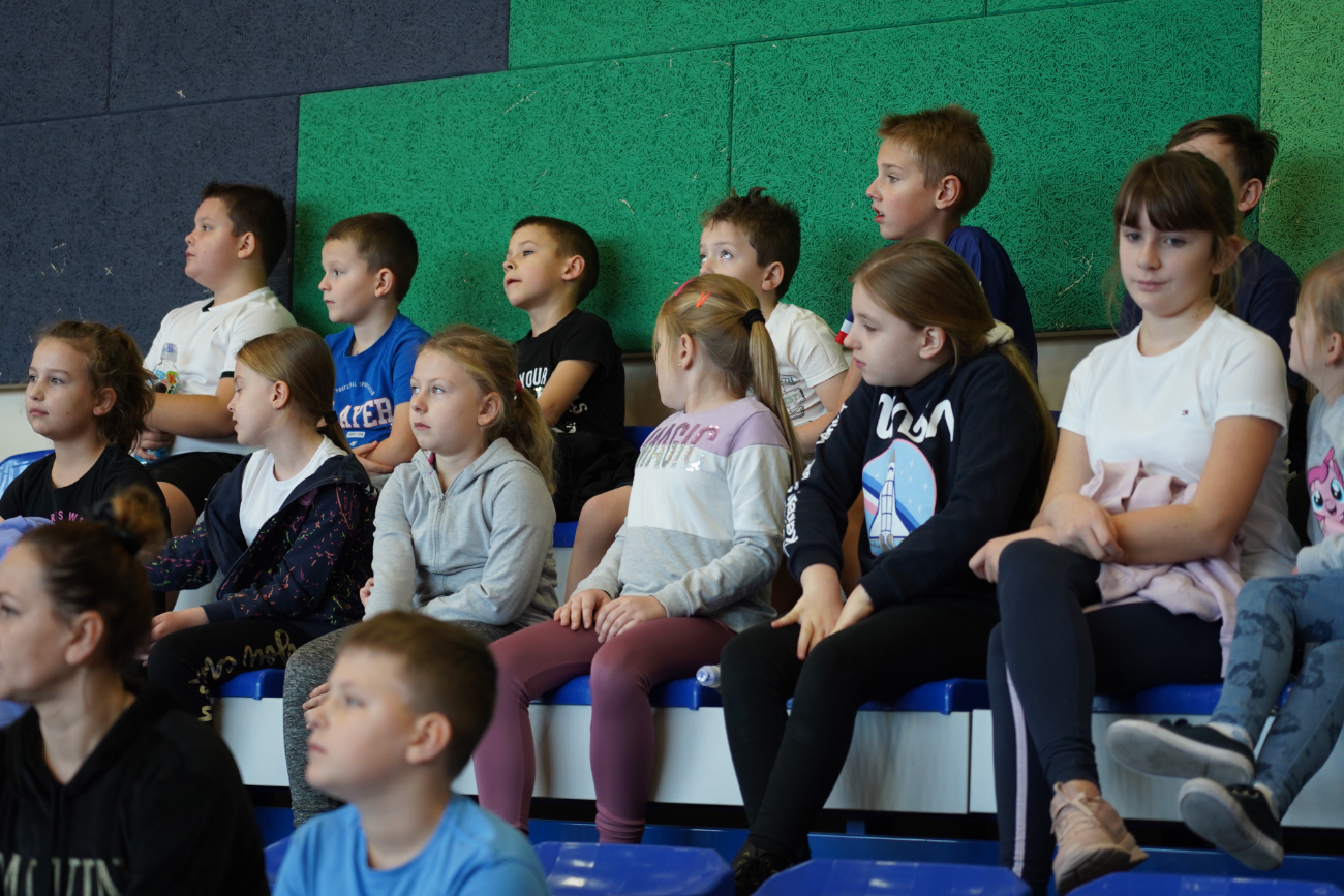 Zabawa i sport. Pierwsze zawody najmłodszych uczniów ZDJĘCIA