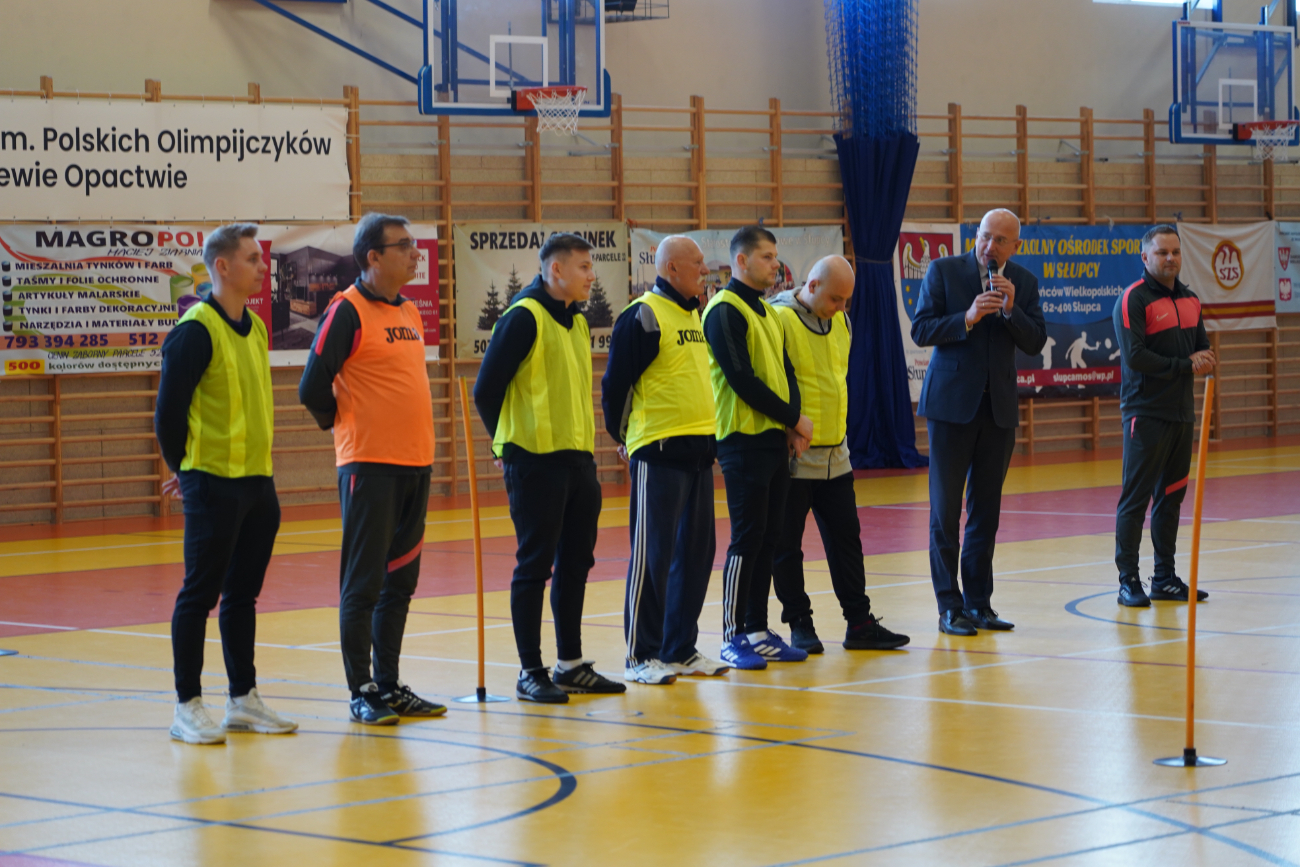 Zabawa i sport. Pierwsze zawody najmłodszych uczniów ZDJĘCIA