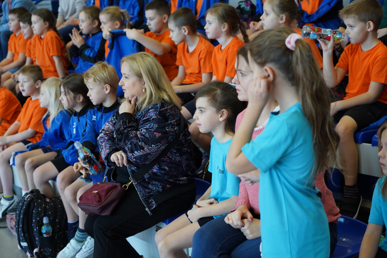 Zabawa i sport. Pierwsze zawody najmłodszych uczniów ZDJĘCIA