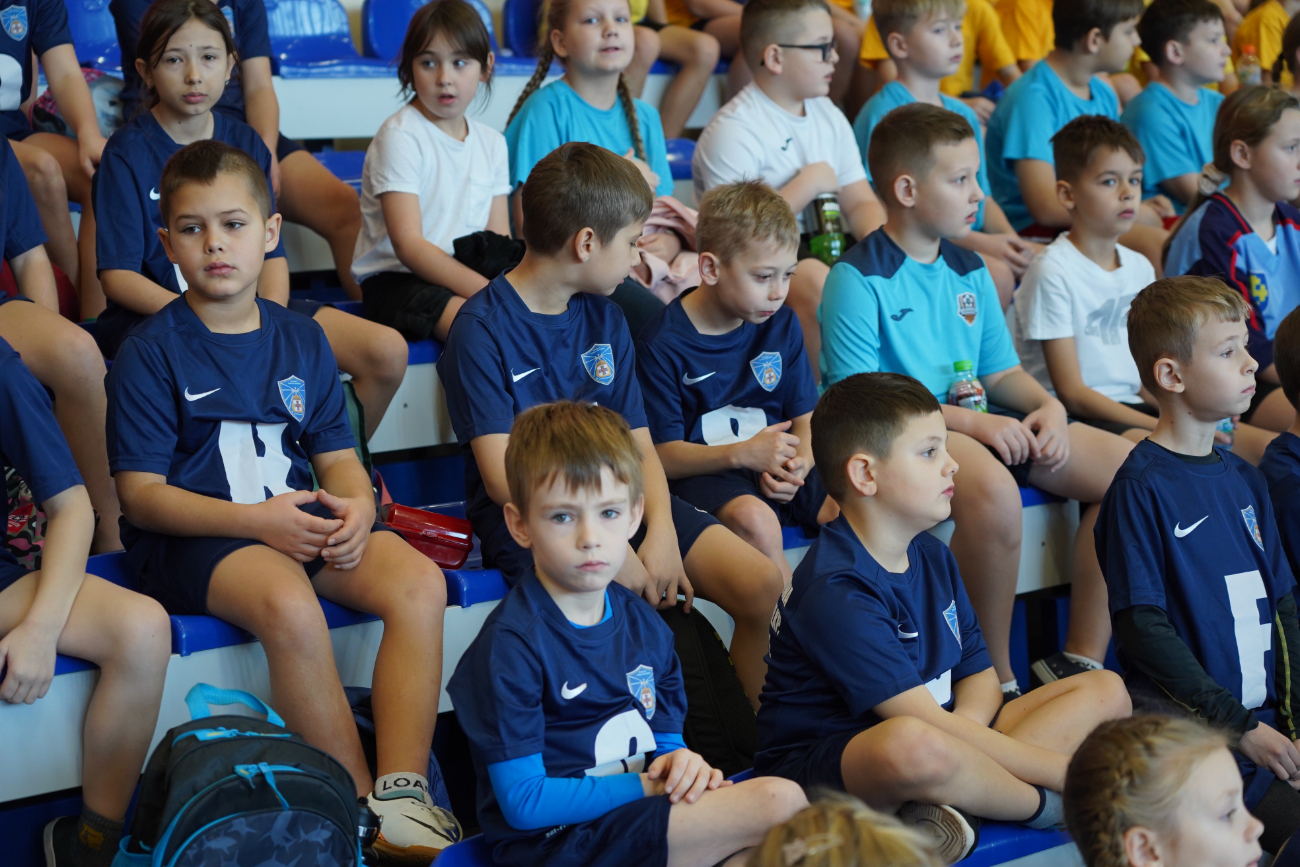 Zabawa i sport. Pierwsze zawody najmłodszych uczniów ZDJĘCIA