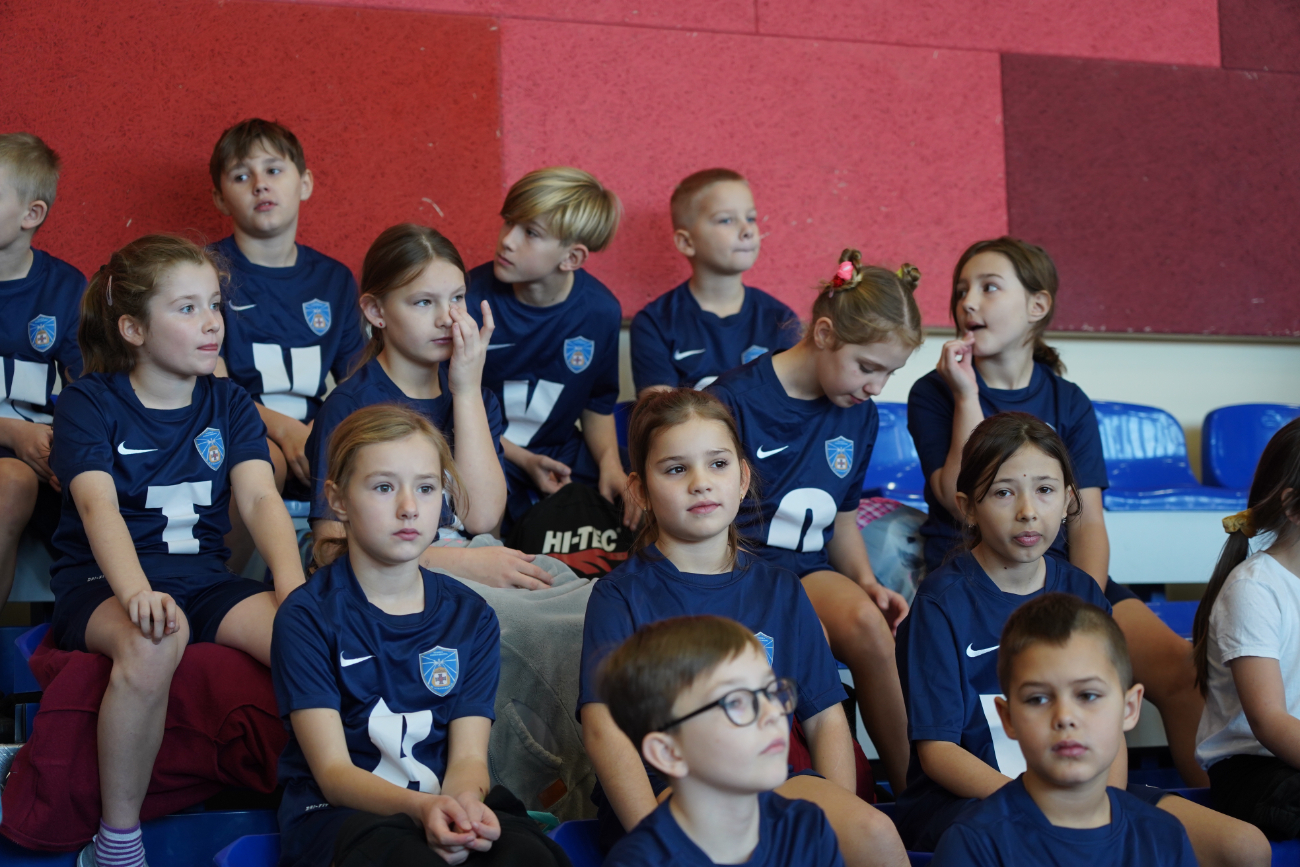 Zabawa i sport. Pierwsze zawody najmłodszych uczniów ZDJĘCIA