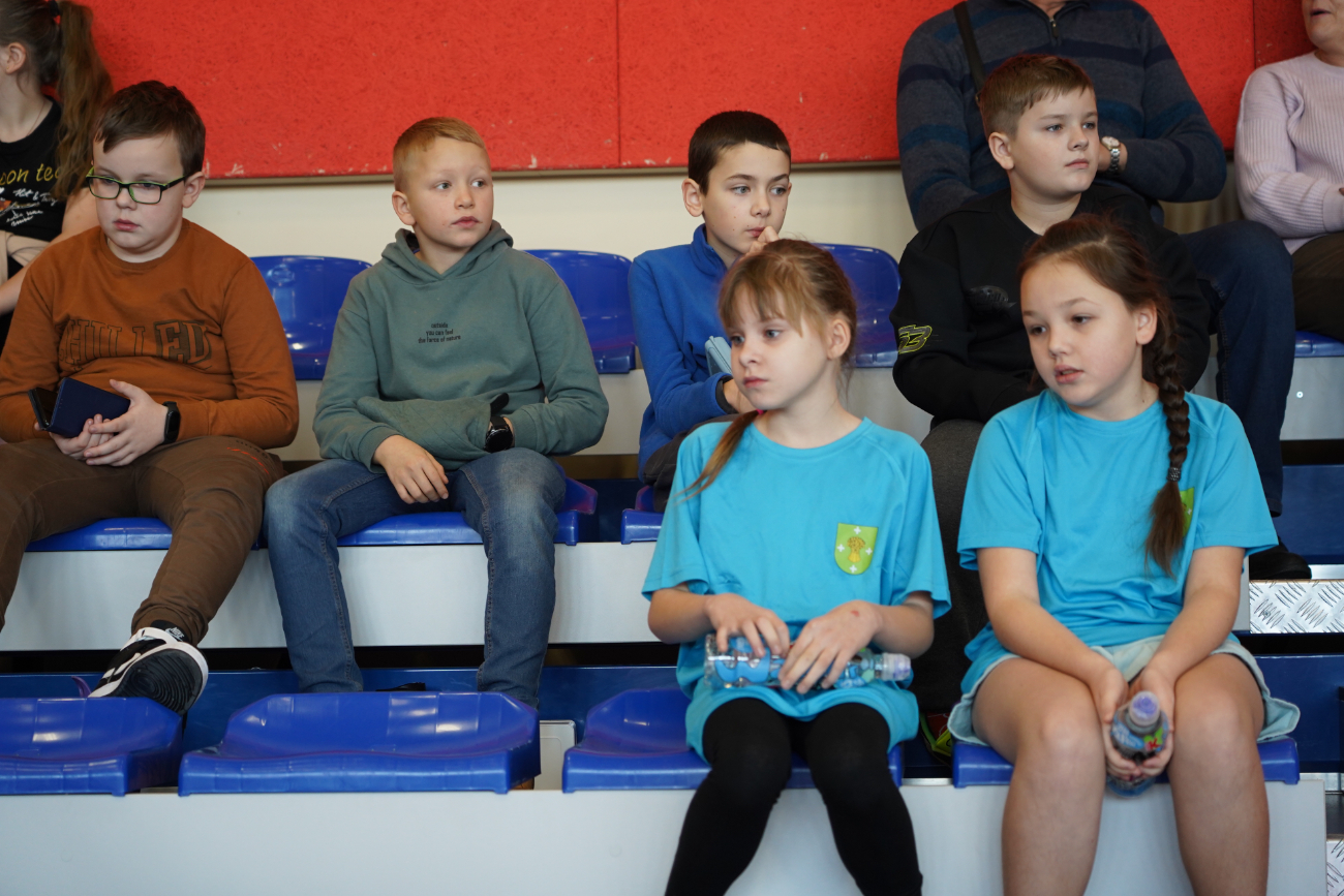 Zabawa i sport. Pierwsze zawody najmłodszych uczniów ZDJĘCIA